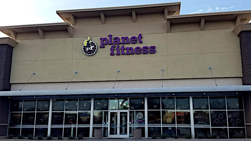 This is a picture of the front of a Planet Fitness used for our commercial fitness flooring installation portfolio page